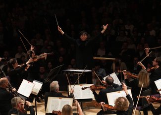 Kahchun Wong conducts The Hallé